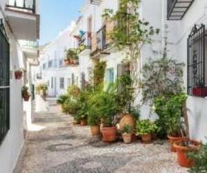 Frigiliana-Spain-beautiful-cobbled-street.jpg.optimal (Groot) (Phone) (Custom)