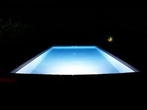 piscina-notte